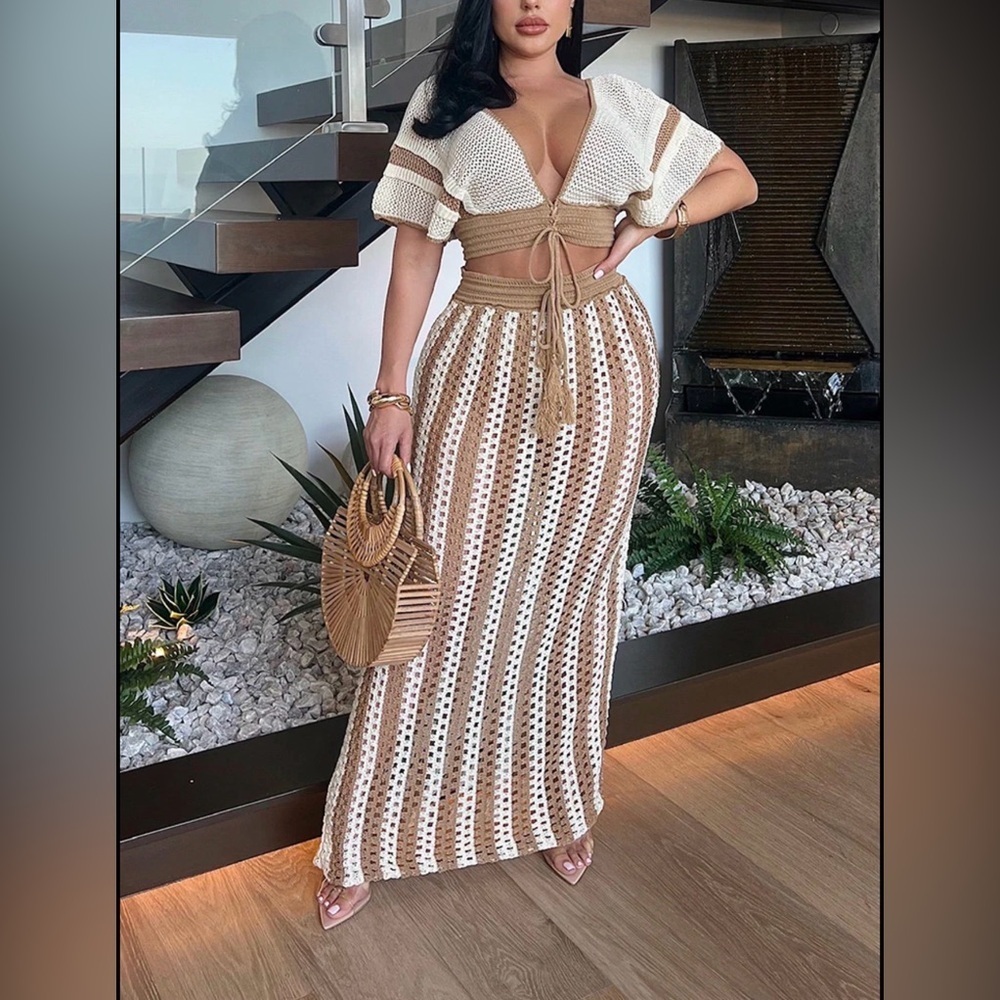 New Chic Crochet Maxi Skirt in Tan and White one size